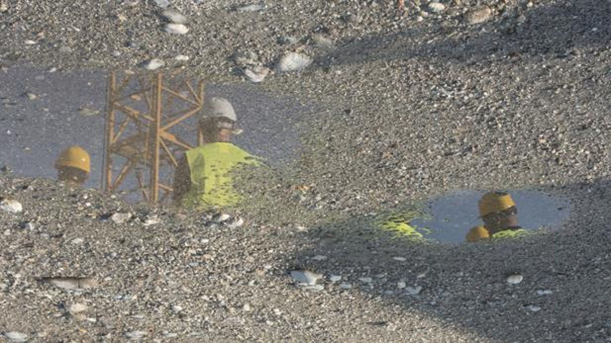 <p>FAST JOBB skal være hovedregelen, men som unntak kan man ansette midlertidig eller bruke innleie.</p>